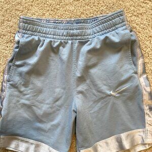 Nike Dri-Fit Shorts Size Medium Standard Fit